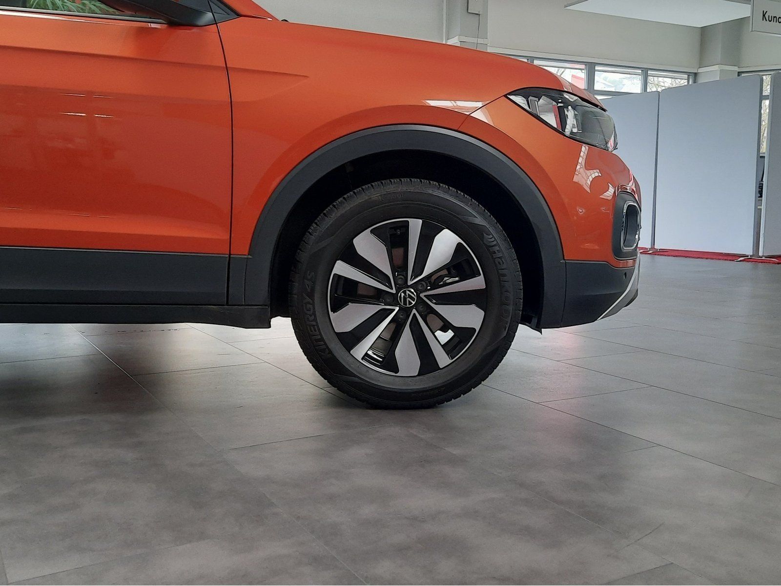 Fahrzeugabbildung Volkswagen T-Cross Move TSI *Navi*Einparkh*Sitzhzg*App-Conn