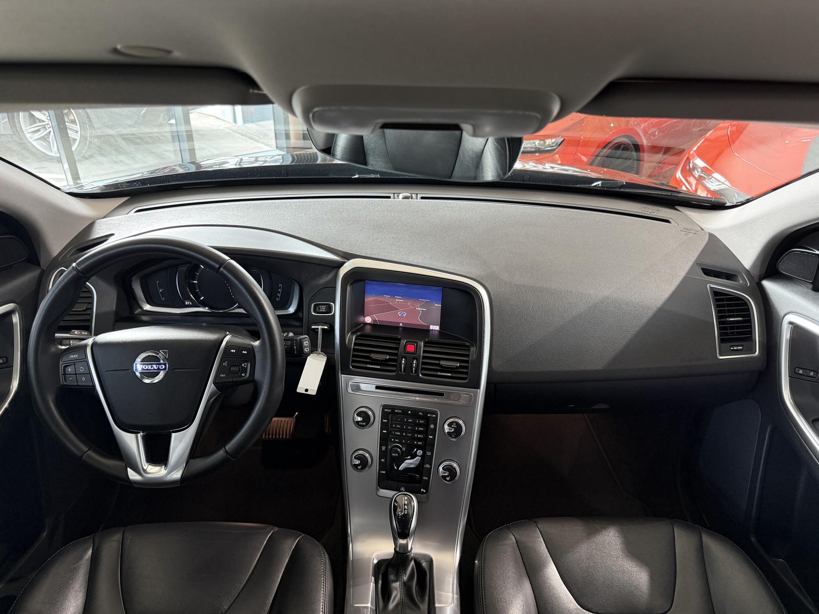 Volvo XC60 Summum 2WD*KAMERA*NAVI*LEDER*
