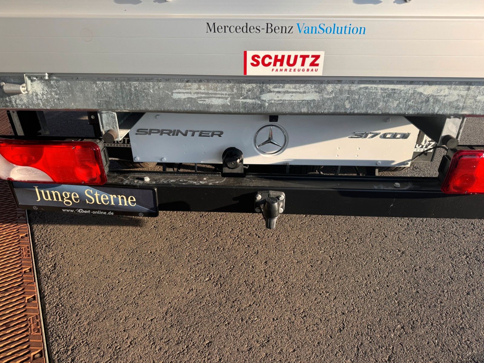 Fahrzeugabbildung Mercedes-Benz Sprinter 317 CDI DoKa Klima Stdheiz AHK3,5to