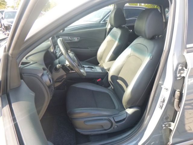 Fahrzeugabbildung Hyundai Kona Style Elektro 2WD >Wärmepumpe/KAM/NAV<