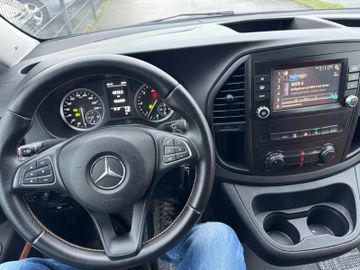 Mercedes V 220 - 8