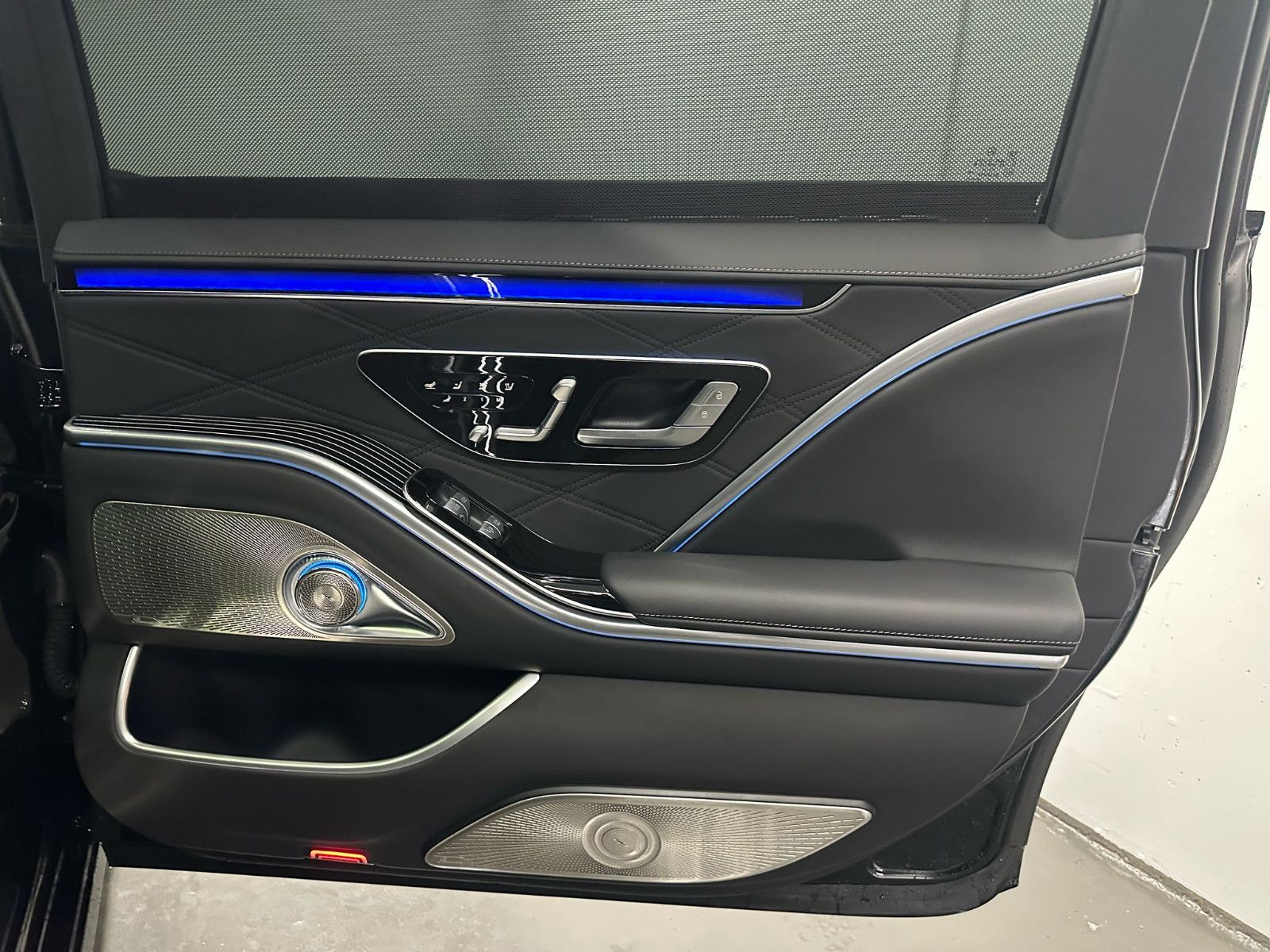 Fahrzeugabbildung Mercedes-Benz S 680 4MATIC MAYBACH *PANO*TV*MANUFAKTUR*TISCHE*