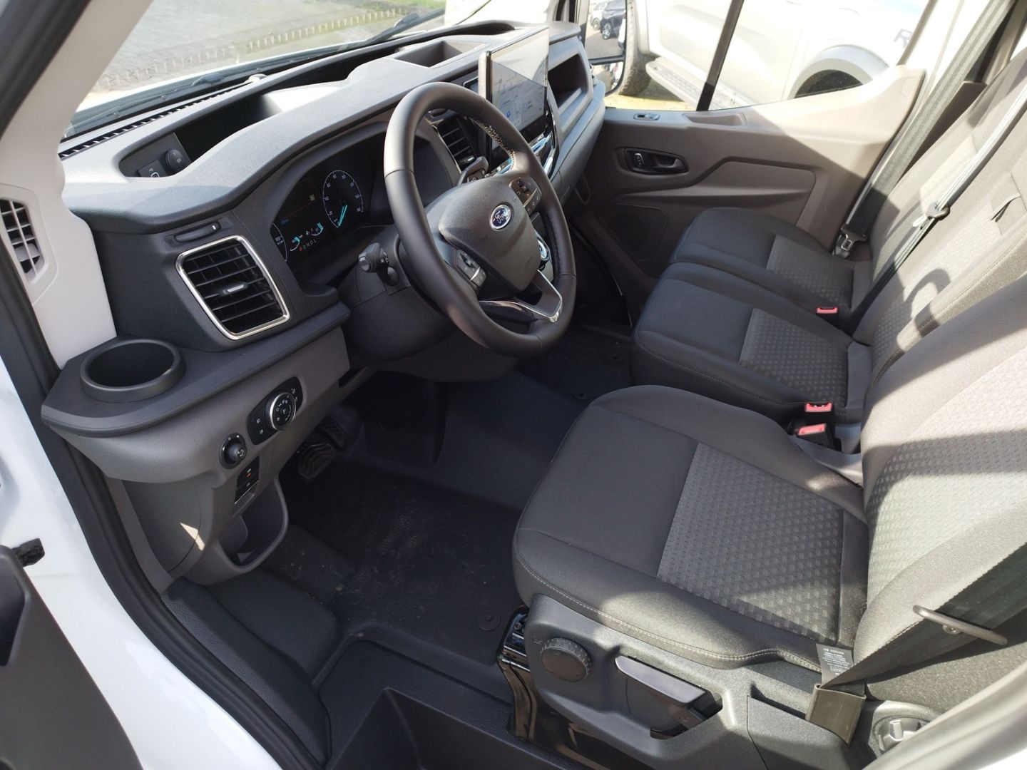 Fahrzeugabbildung Ford Transit Kasten E 350 L3 2000€ Weihnachtsbonus! T