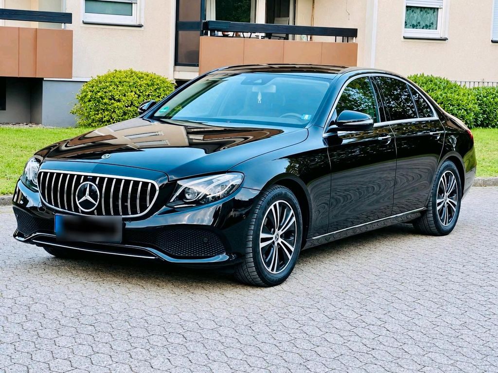 Image of Mercedes-Benz E 200