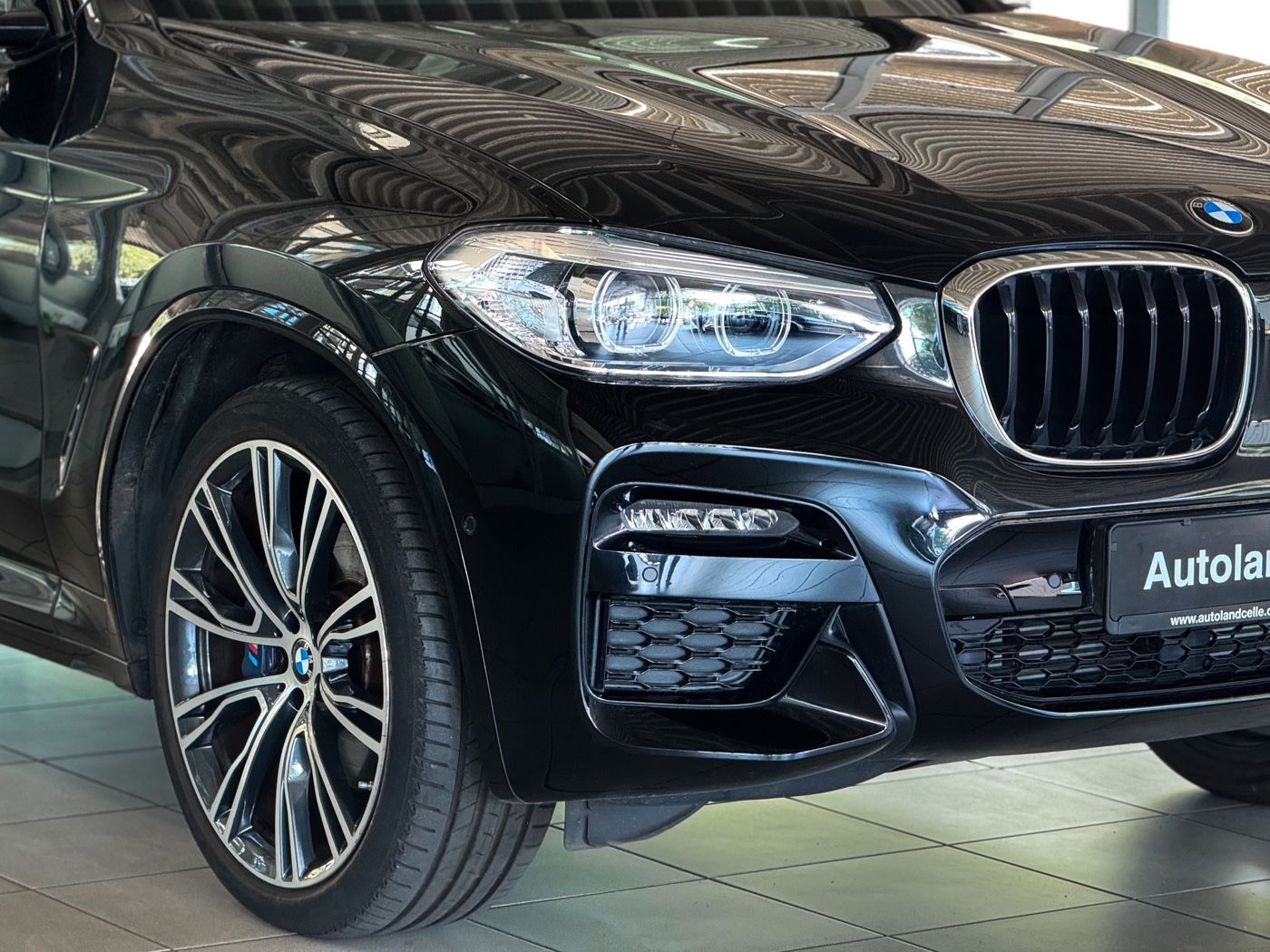 Fahrzeugabbildung BMW X3 xD30e M Sport Panoram Kamera HUD DAB HiFi 21"