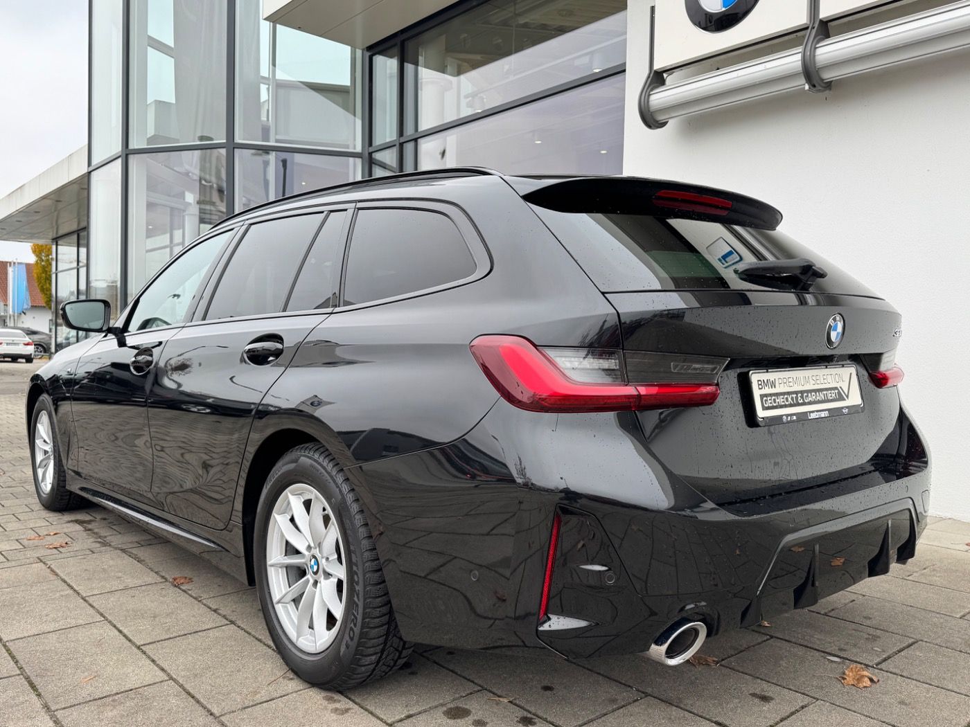 Fahrzeugabbildung BMW 320d Touring M-Sportpaket GARANTIE bis 08/2028