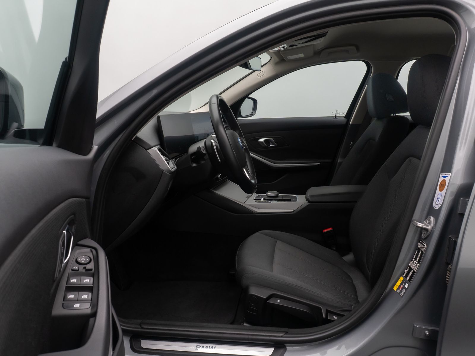 Fahrzeugabbildung BMW 330e AHK DAB Cockpit+ FernlichtAss Sport