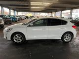 Ford Focus Lim. Cool & Connect AUTOMATIK - Ford Focus mit Benzin-Antrieb: Limousine