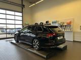 Volkswagen Golf VIII Variant R-Line 1.5 eTSI DSG *AHK, LED, - Volkswagen Golf: R Line