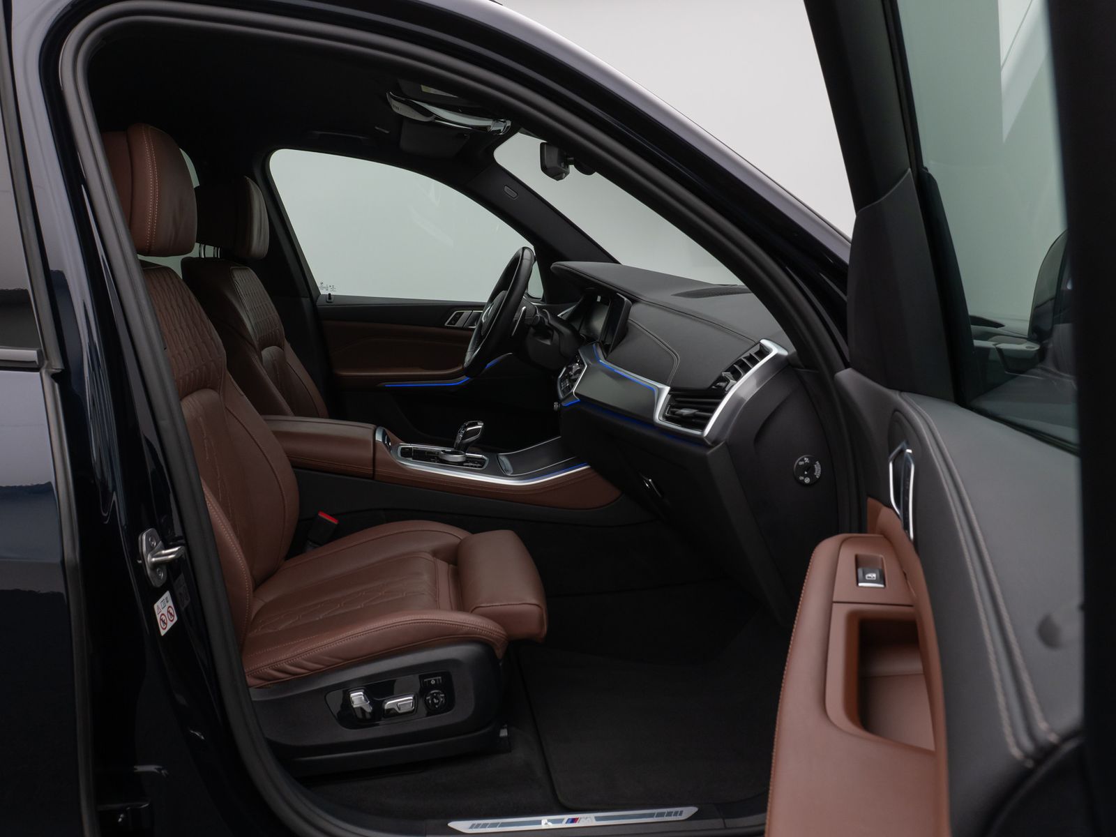 Fahrzeugabbildung BMW X5 xD40d M Sport 360° Laser HUD DAB Individual