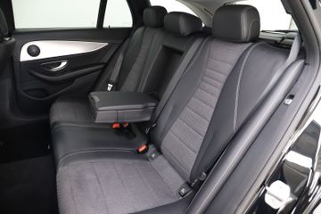 Mercedes E 200 - 11