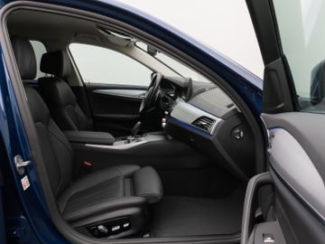 Fahrzeugabbildung BMW 520d Kamera Laser HUD DAB 4xKlima AHK Komfort