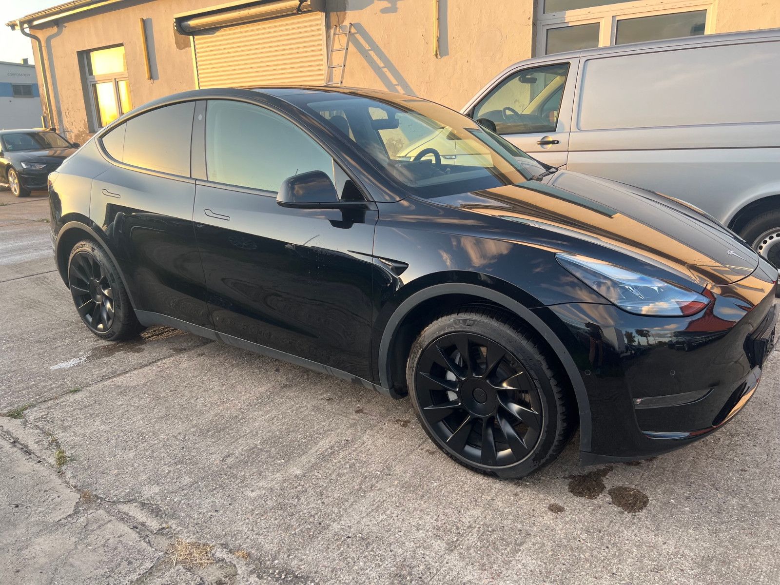 Tesla Model Y Long Range Allrad Leder Kamera 360, 21 foto 2