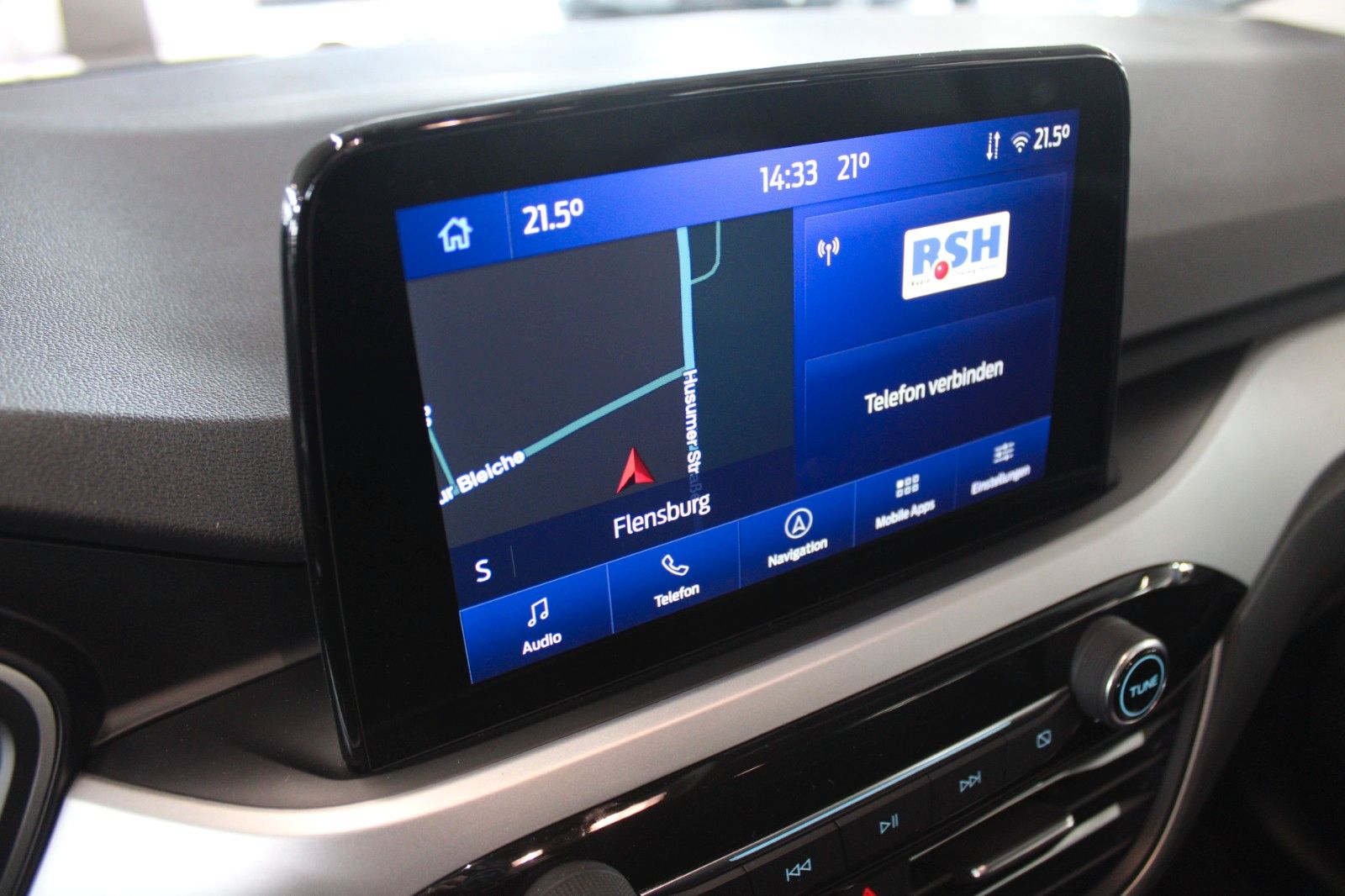 Fahrzeugabbildung Ford Kuga 1.5 EcoBlue Cool & Connect NAVI WinterPaket