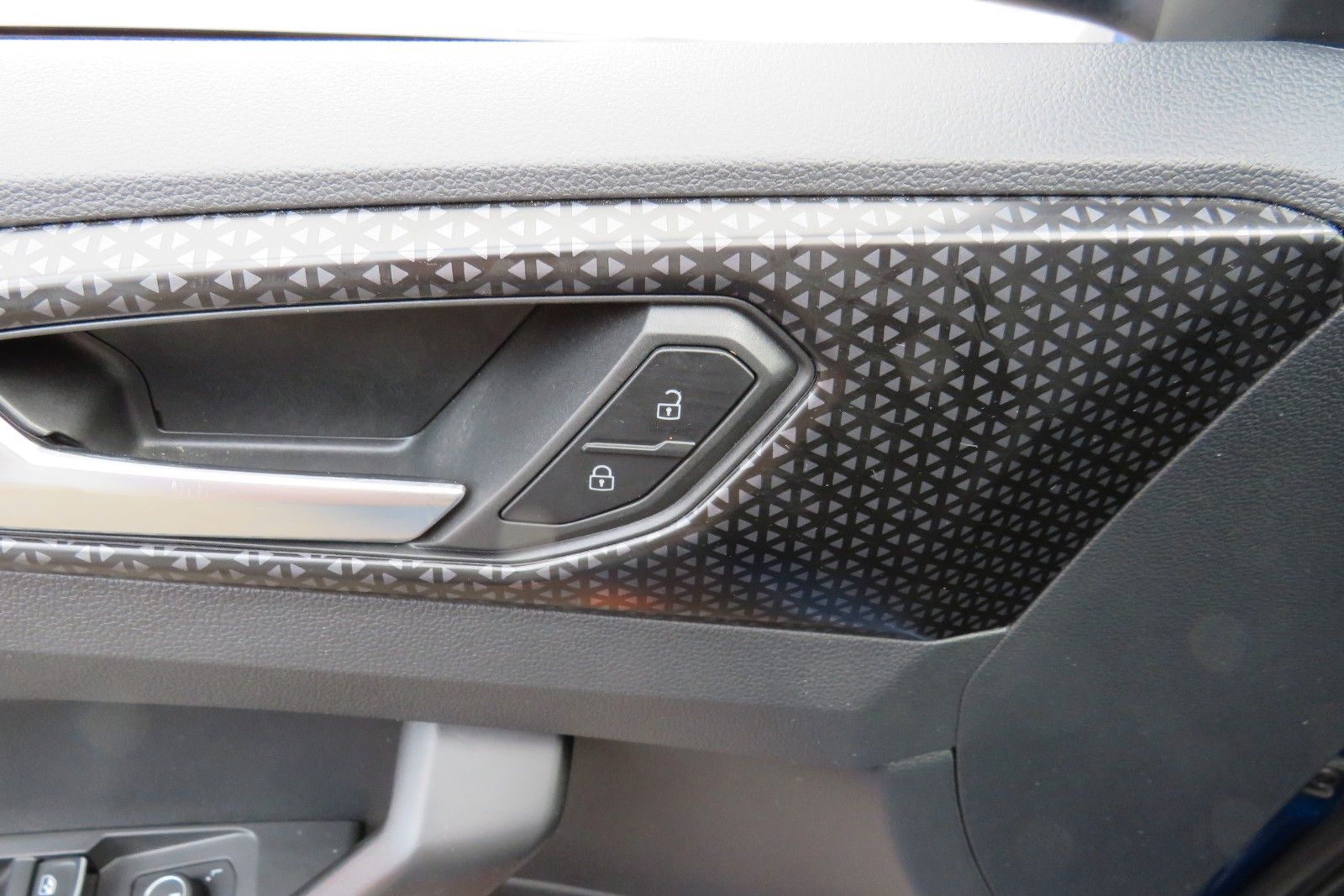 Fahrzeugabbildung Volkswagen T-Cross Highline DSG ACC NAVI AHK APP 1.HAND