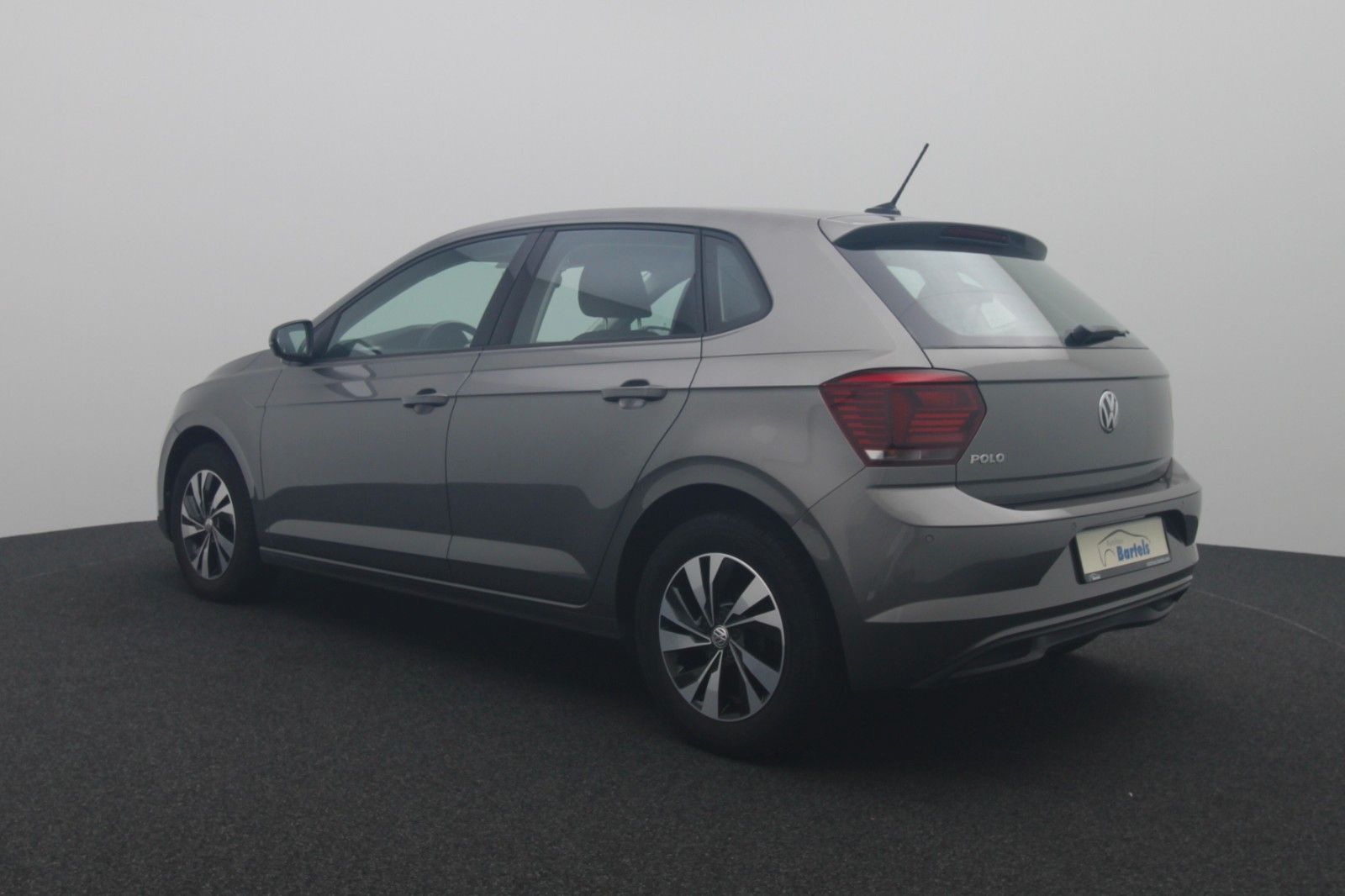 Fahrzeugabbildung Volkswagen Polo VI 1.0 Comfortline NAVI PDC TEMPO