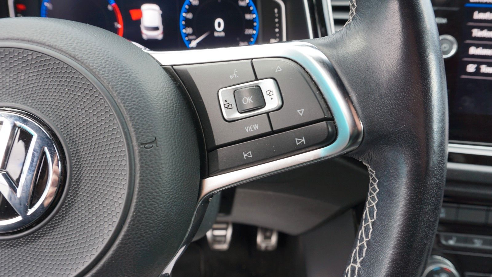 Fahrzeugabbildung Volkswagen T-Roc Style, Leder, Kamera, Black Edition, LED