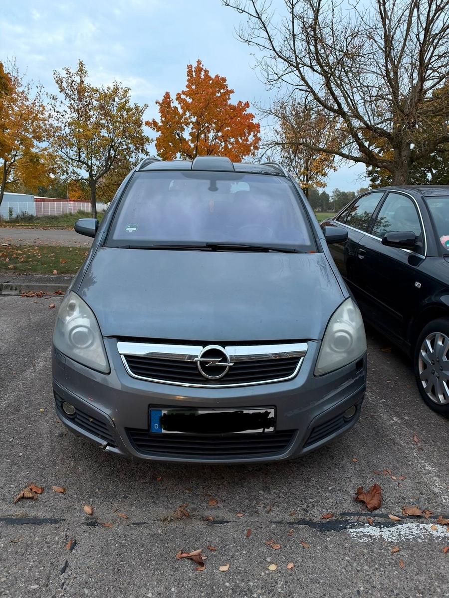 Opel Zafira 2005 — interior