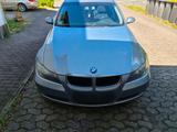 BMW E90 318D - BMW 318 aus 2006: 318d