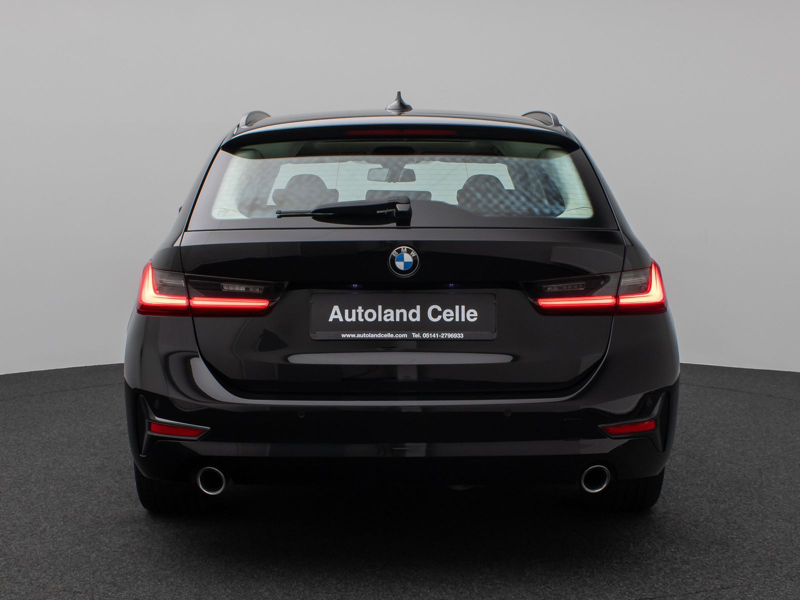 Fahrzeugabbildung BMW 320d Panorama DAB HiFi Lenkrhzg PDC AHK Alarm