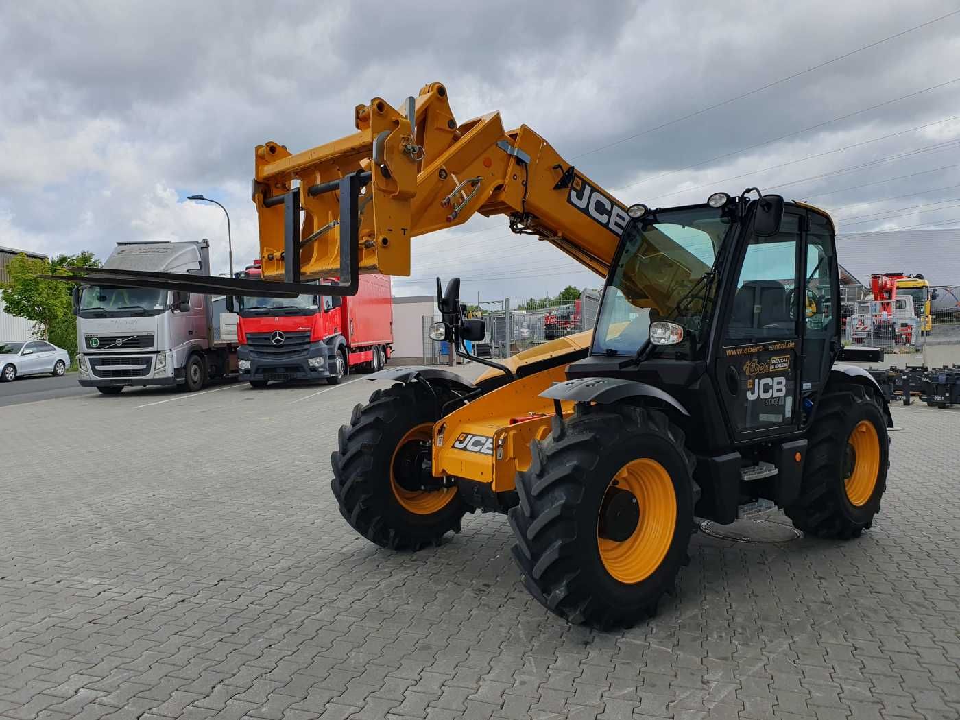 Fahrzeugabbildung JCB 541-70 / nur 438h / 2022 / 4.100kg / 7m / 109PS