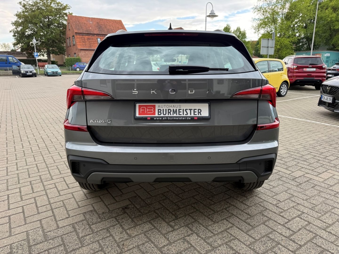 Fahrzeugabbildung SKODA Kamiq Selection el.AHK DigCoc LED CarPlay Winter