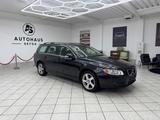 Volvo V70 Kombi Momentum *LEDER*NAVI*AHK*5-ZYLINDER.* - Volvo V70: Momentum