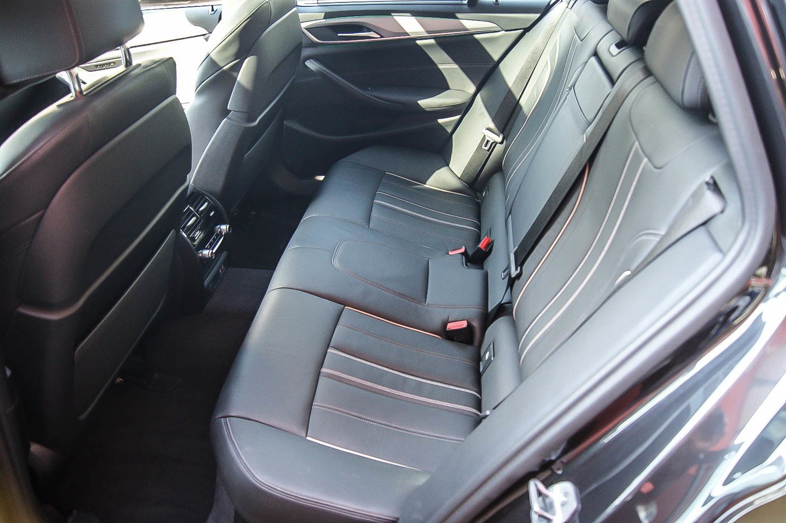 Fahrzeugabbildung BMW 520 d Touring LEDER HEADUP PANORAMA KEYLESS