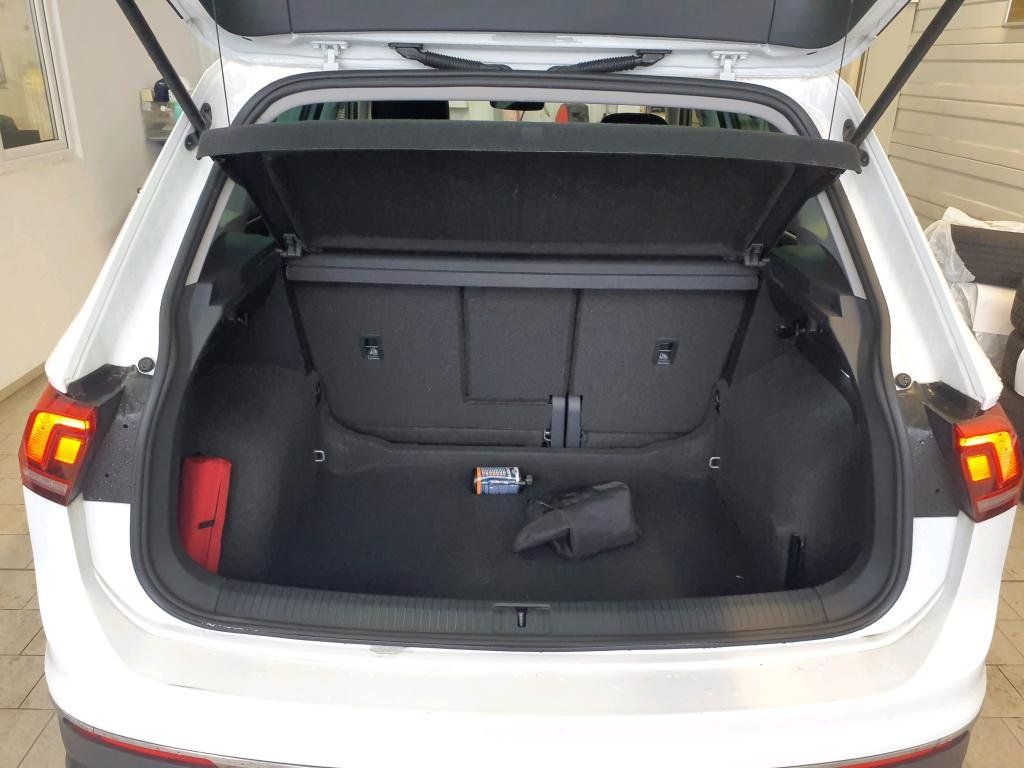 Fahrzeugabbildung Volkswagen Tiguan Active TSI *Navi*ACC*LED*PDC*Sitzhzg*Cam*