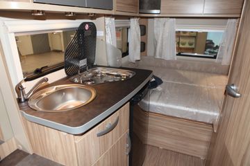 HYMER ERIBA HYMERCAR Feeling 425 SCHLAFDACH AUTARK