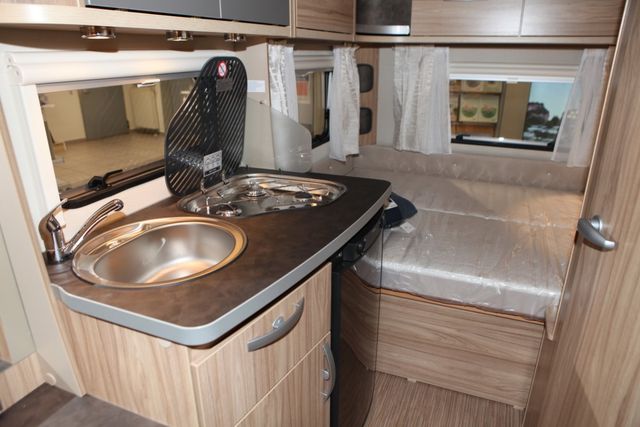 HYMER ERIBA HYMERCAR Feeling 425 SCHLAFDACH AUTARK