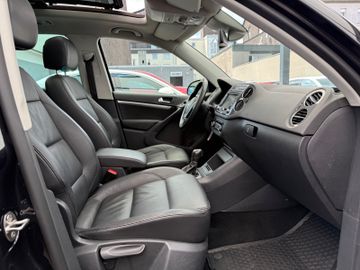 Volkswagen Tiguan - 9