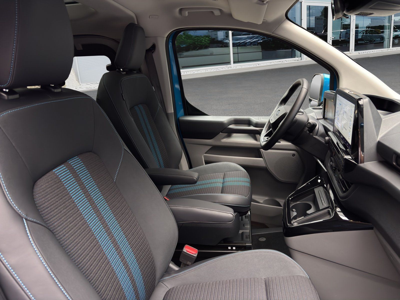 Fahrzeugabbildung Ford Tourneo Custom Elektro eMotor 340 L1 #Sport #RW