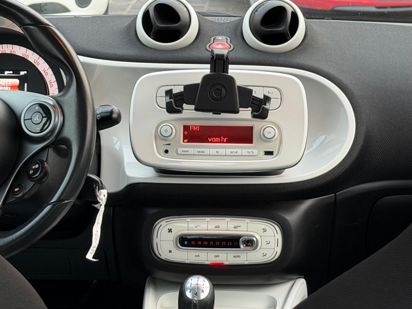 Smart ForTwo fortwo coupe Basis 52 kW*LED*SHZ*KLIMA