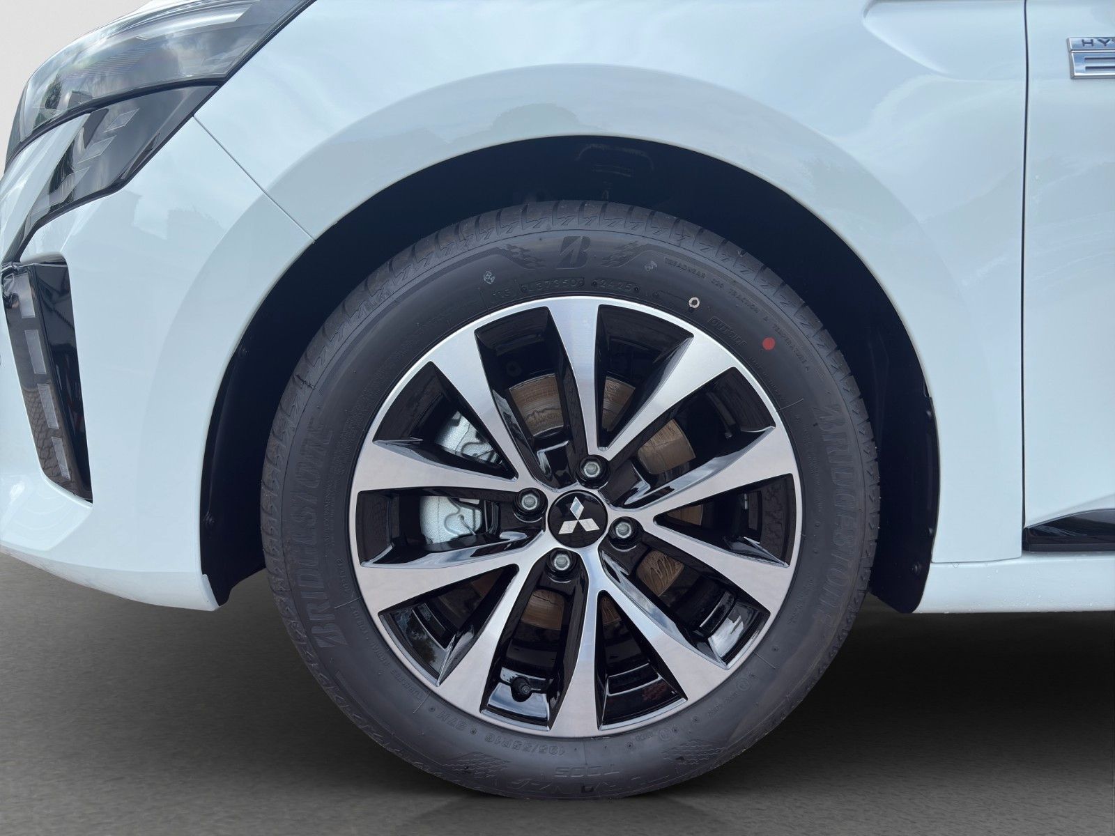 Fahrzeugabbildung Mitsubishi Colt Hybrid PLUS 1,6 l A/T   TAGESZULASSUNG