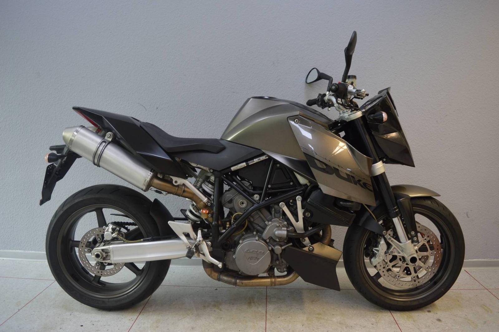 KTM 990 Superduke 'Titanium' + LeoVince aus 2. Hand