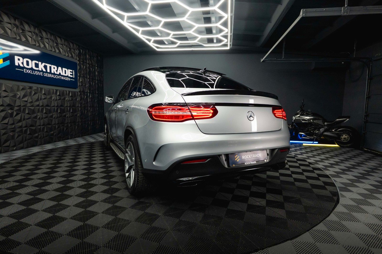 Fahrzeugabbildung Mercedes-Benz GLE 350d Coupe 4Matic AMG Night *Pano*ACC*LED*
