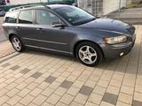 Volvo VOLVO V50 Kombi S 2.4L 140-PS.Benzin. TUV-... - Volvo V50 in Frankfurt (Main)