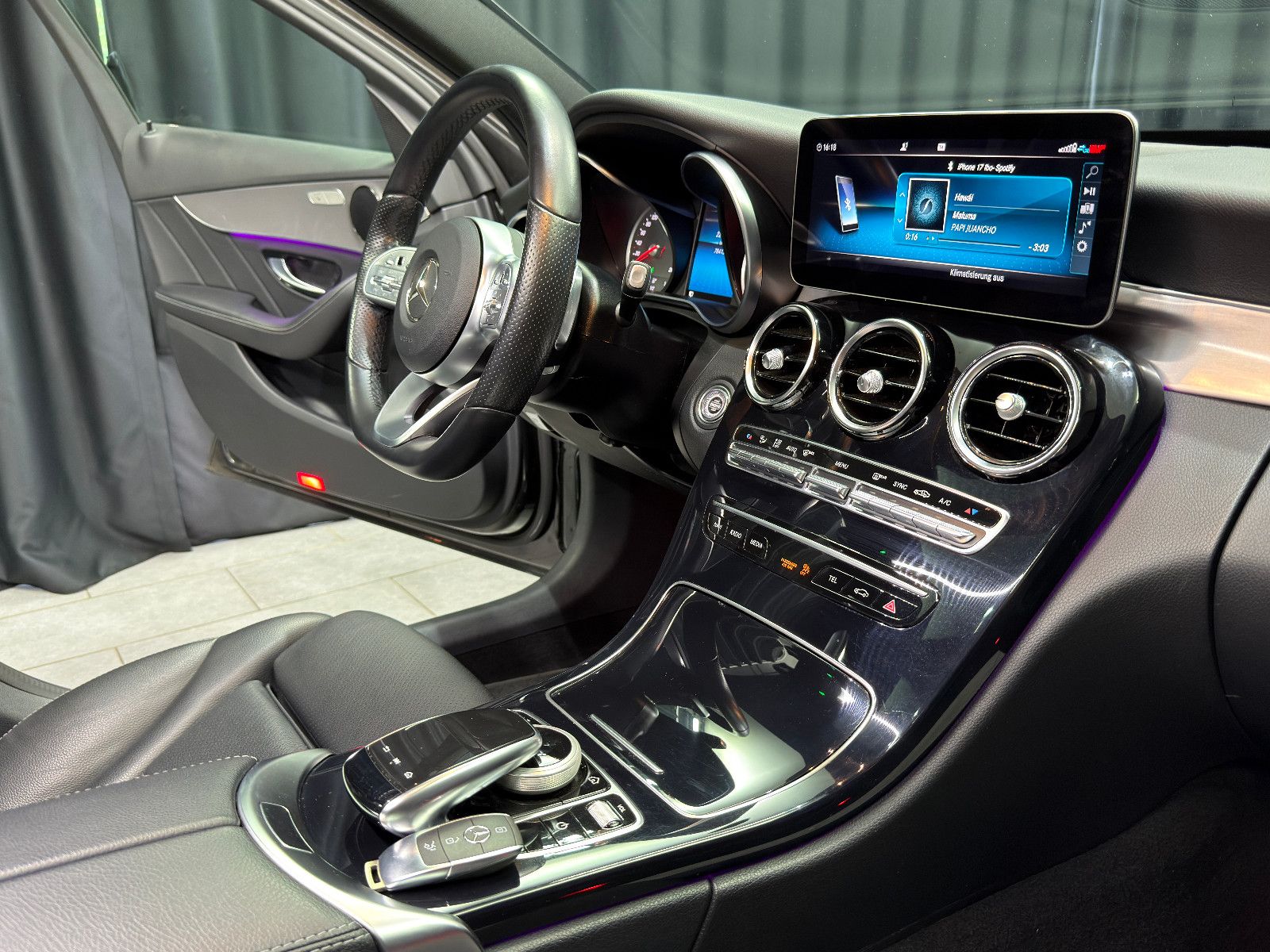 Fahrzeugabbildung Mercedes-Benz C 220d T 4Matic|AMG-LINE|PANORAMA|LED|NAVI|LEDER