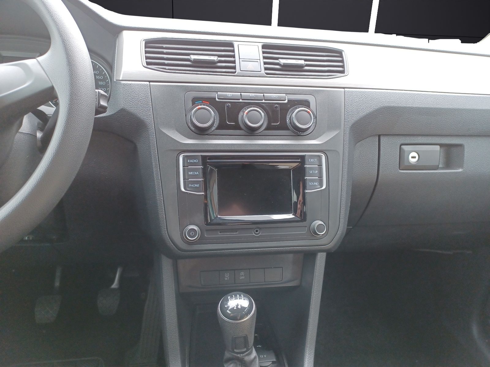 Fahrzeugabbildung Volkswagen Caddy Kombi TSI 7-Si Klima GRA PDC