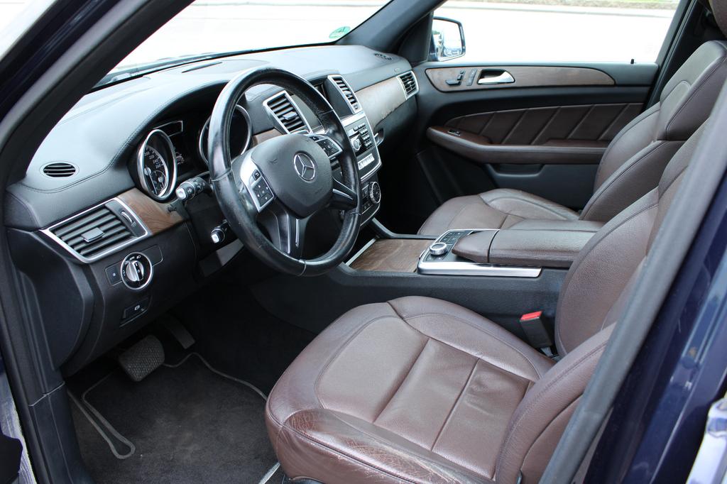 Mercedes-Benz GL 400