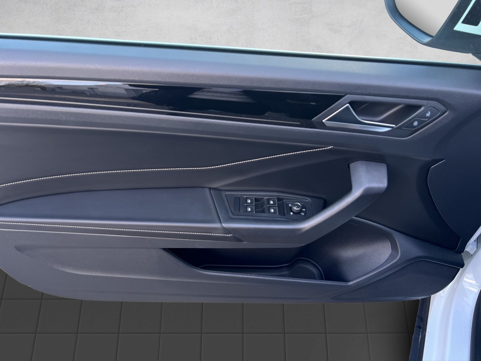 T-Roc Cabriolet R-Line 1.5 l TSI DSG AHK*Navi*Ka