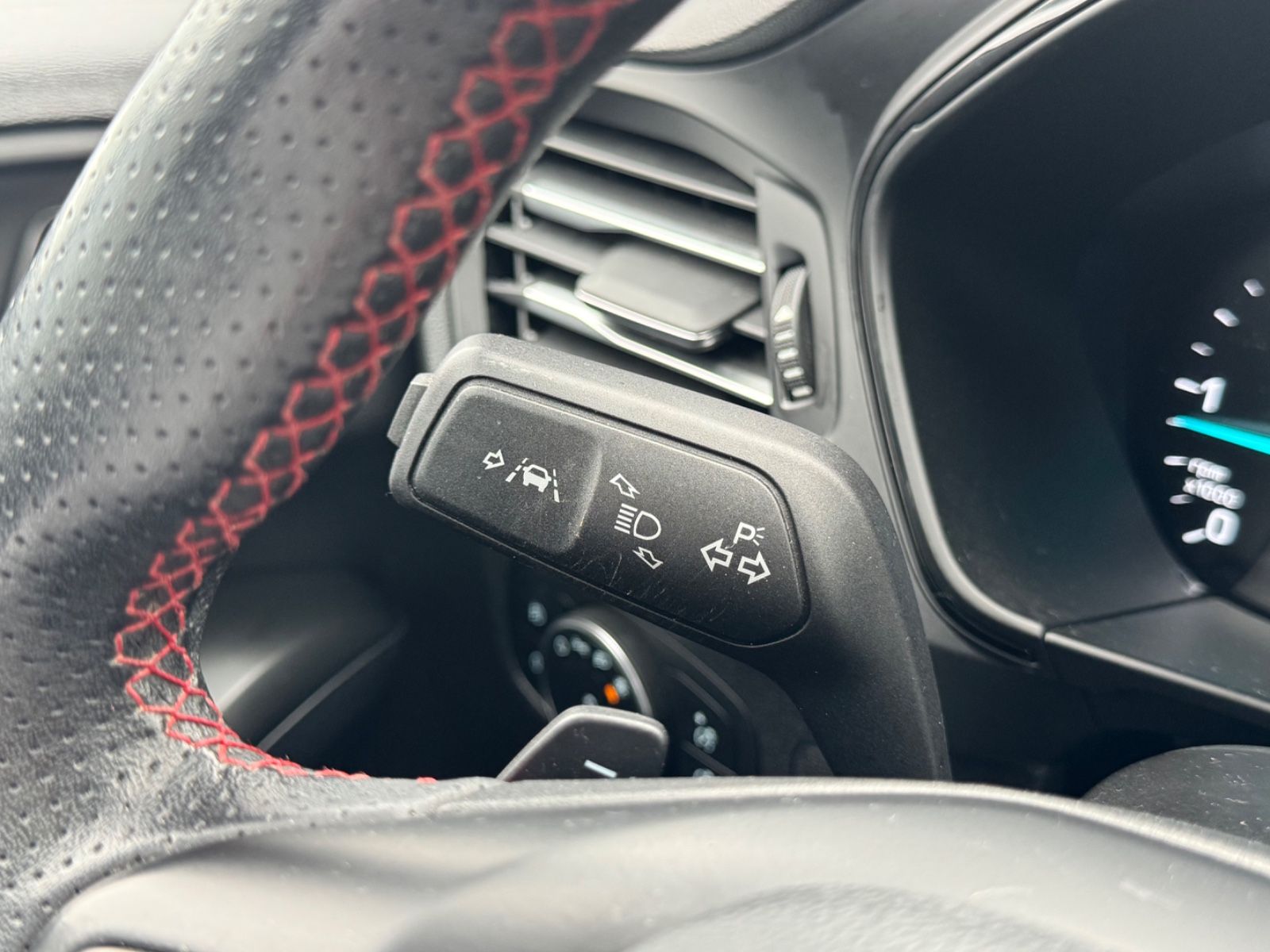 Focus *Aut*Spur*Pano*Kamera*Sitzheiz*Temp*