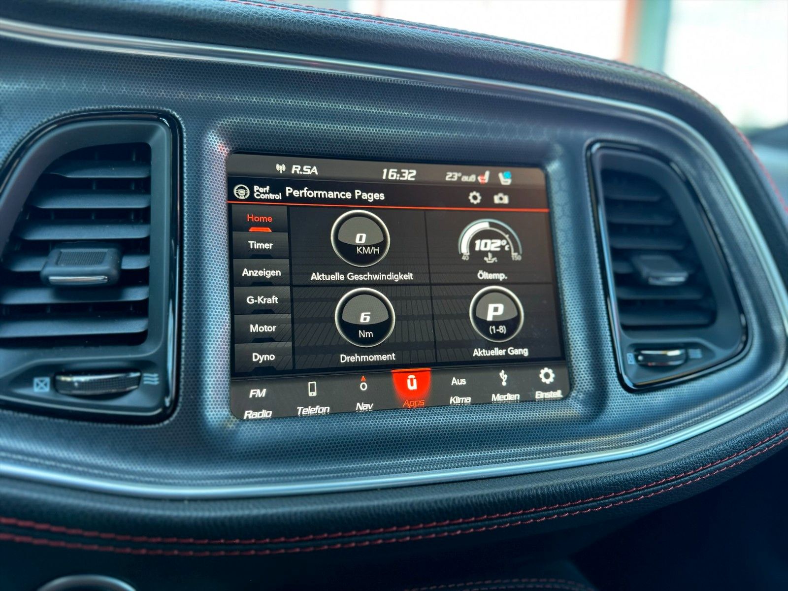 Fahrzeugabbildung Dodge Challenger 6.4 R/T 392 Black Edition Performance