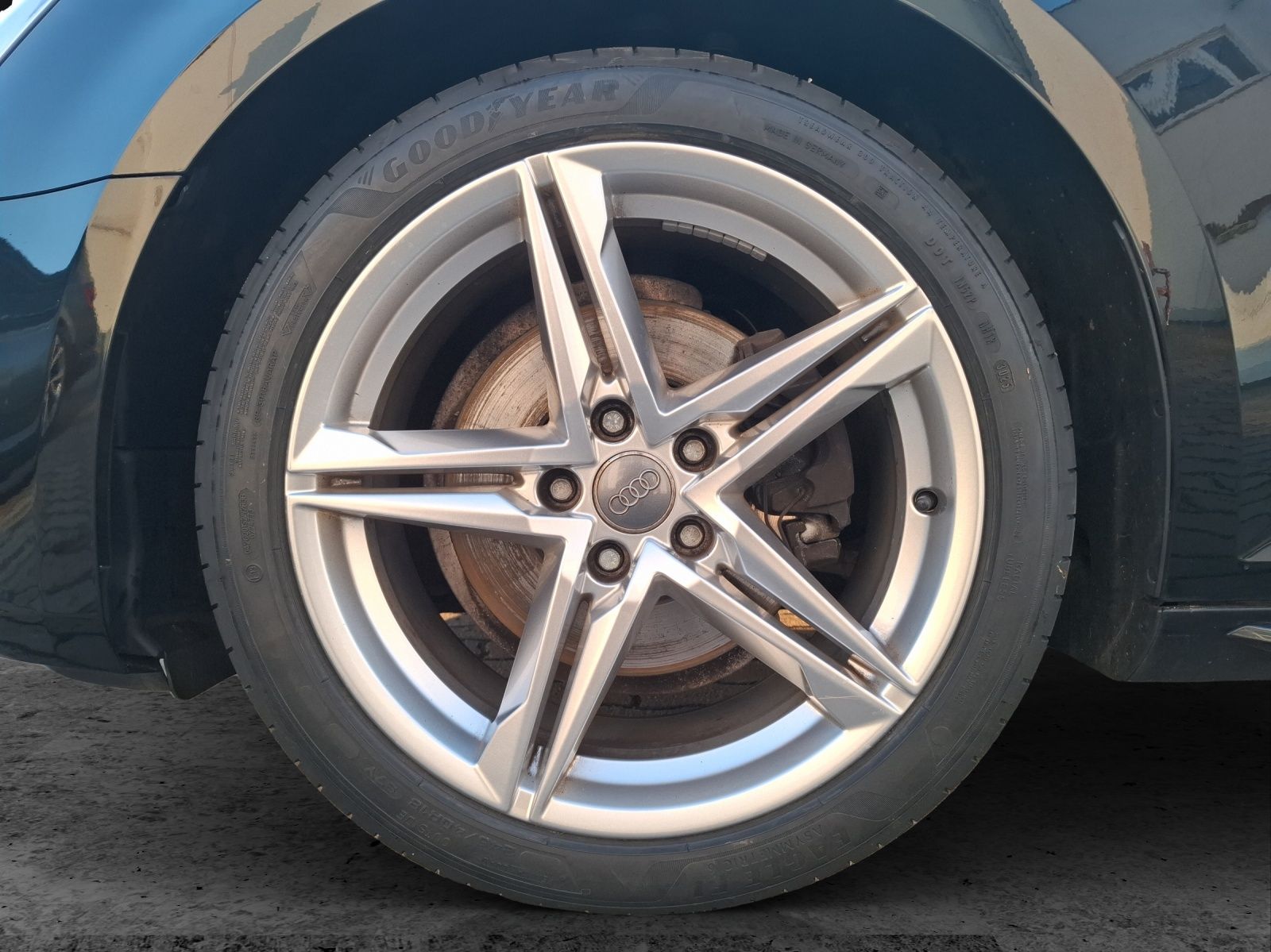 Fahrzeugabbildung Audi A4 Avant TFSI ultra S-Line LED AHK Navi B&O SH 1