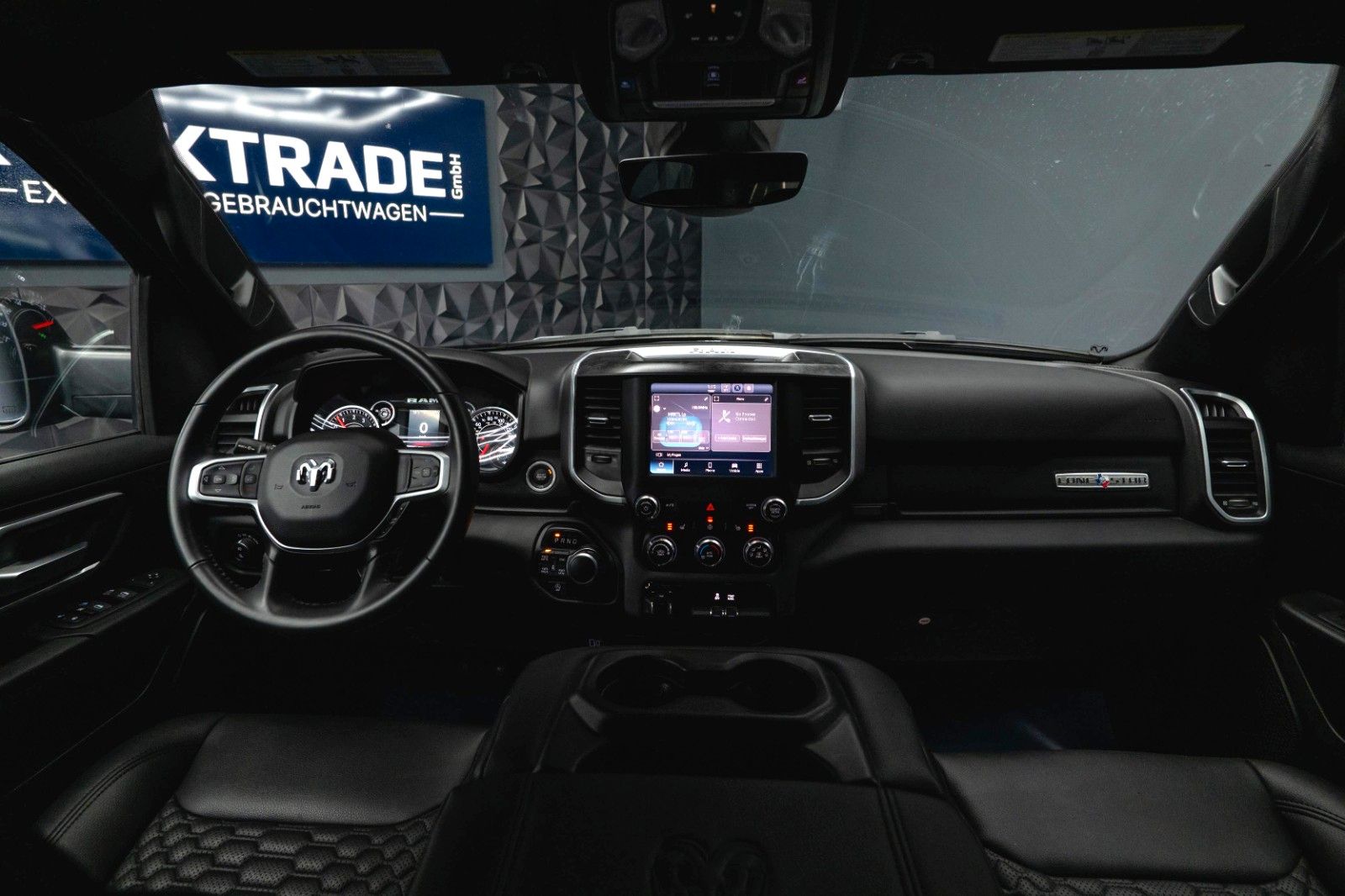 Fahrzeugabbildung Dodge RAM 5.7 V8 HEMI 4x4 OFFROAD Bodylift LONGBED LED