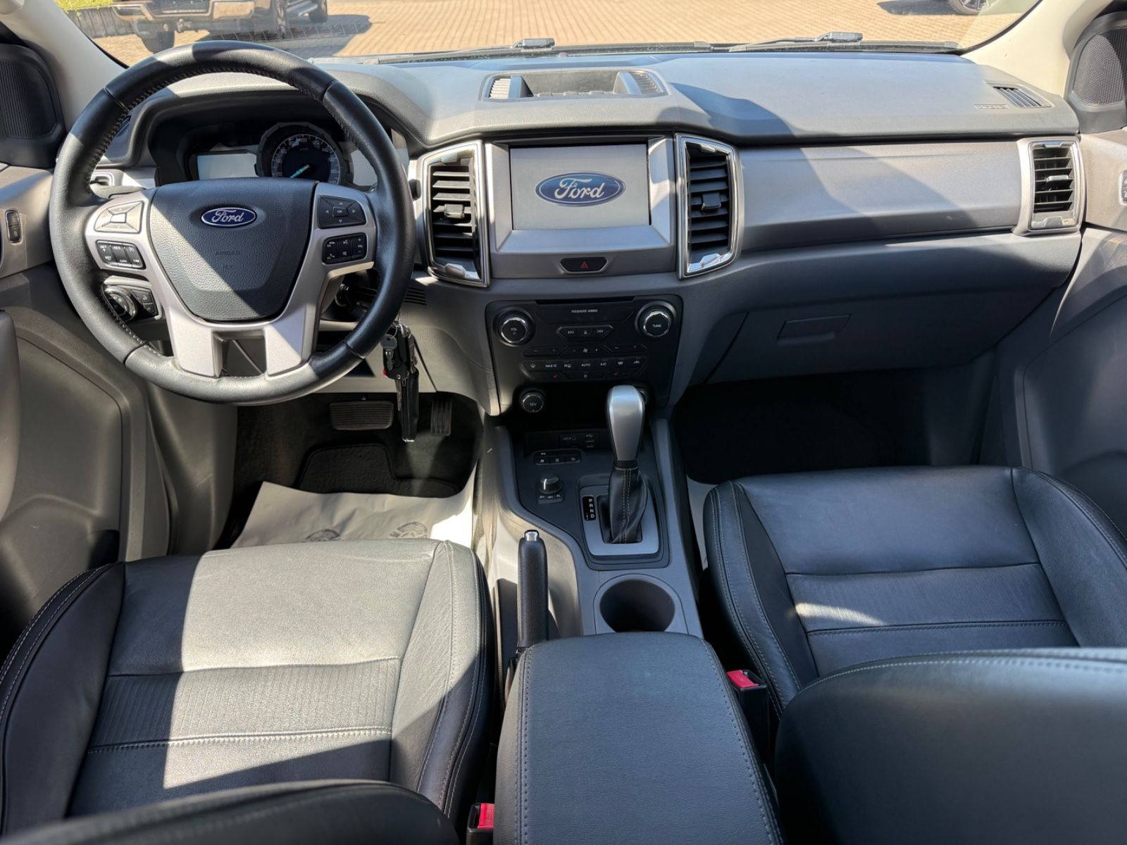 Ford Ranger Limited Doppelkabine 4x4 foto 10