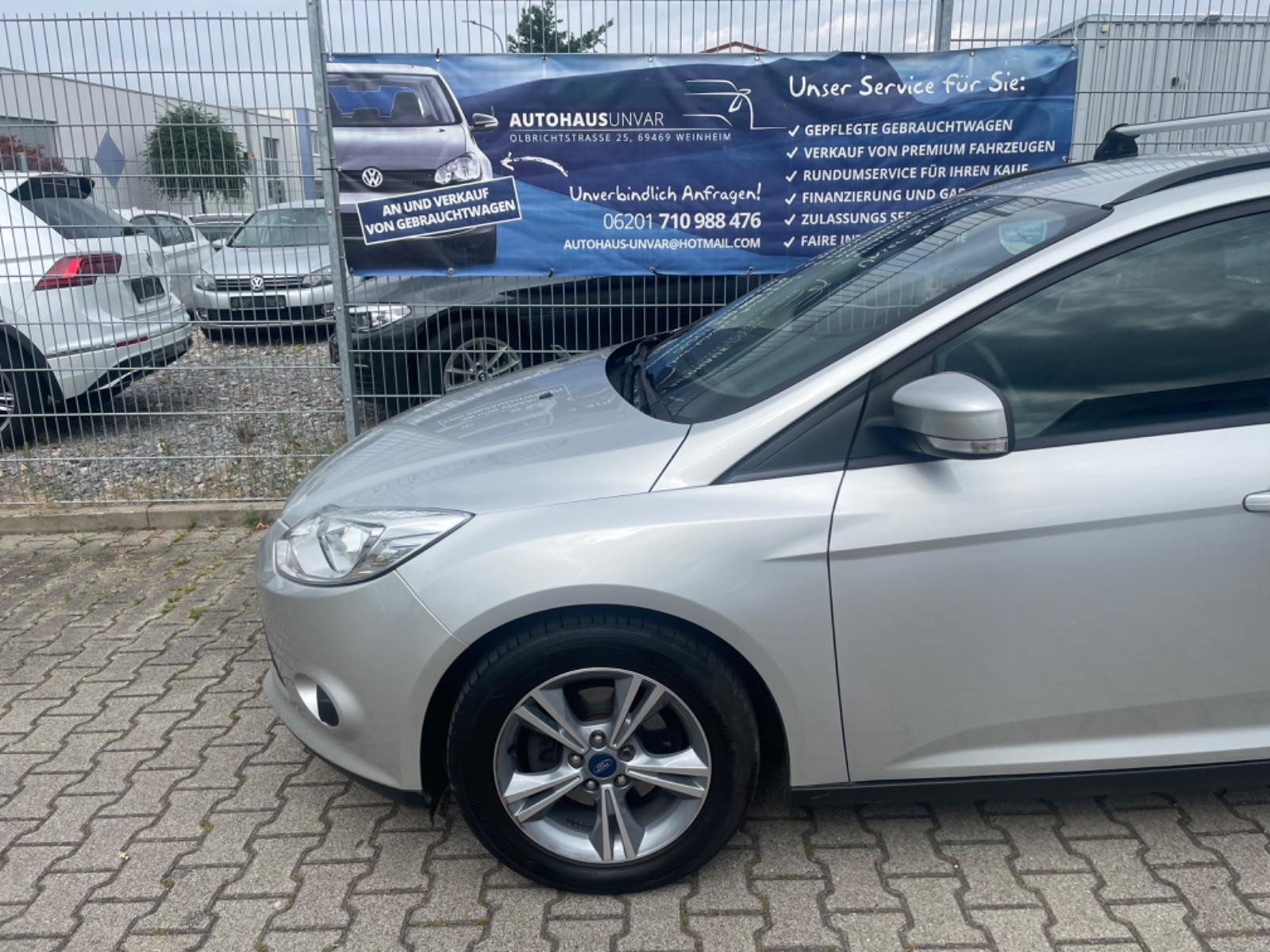 Ford Focus 2013 — interior