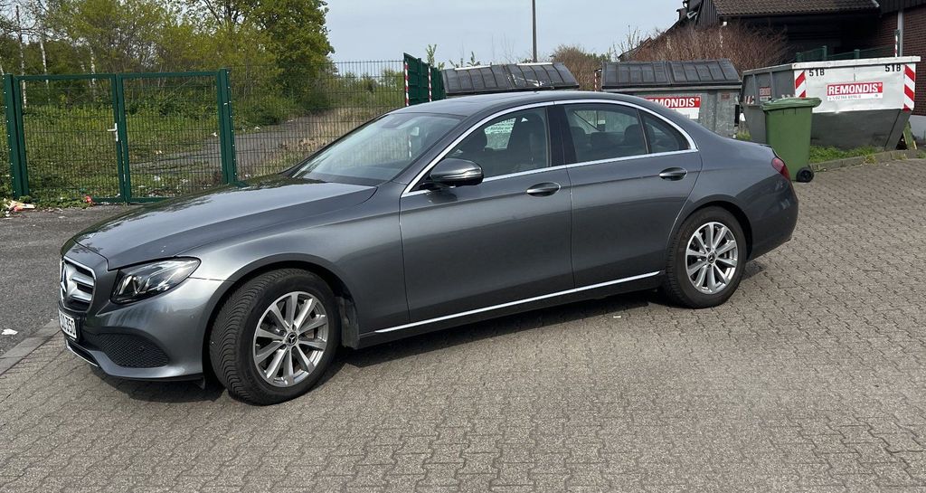 Image of Mercedes-Benz E 350