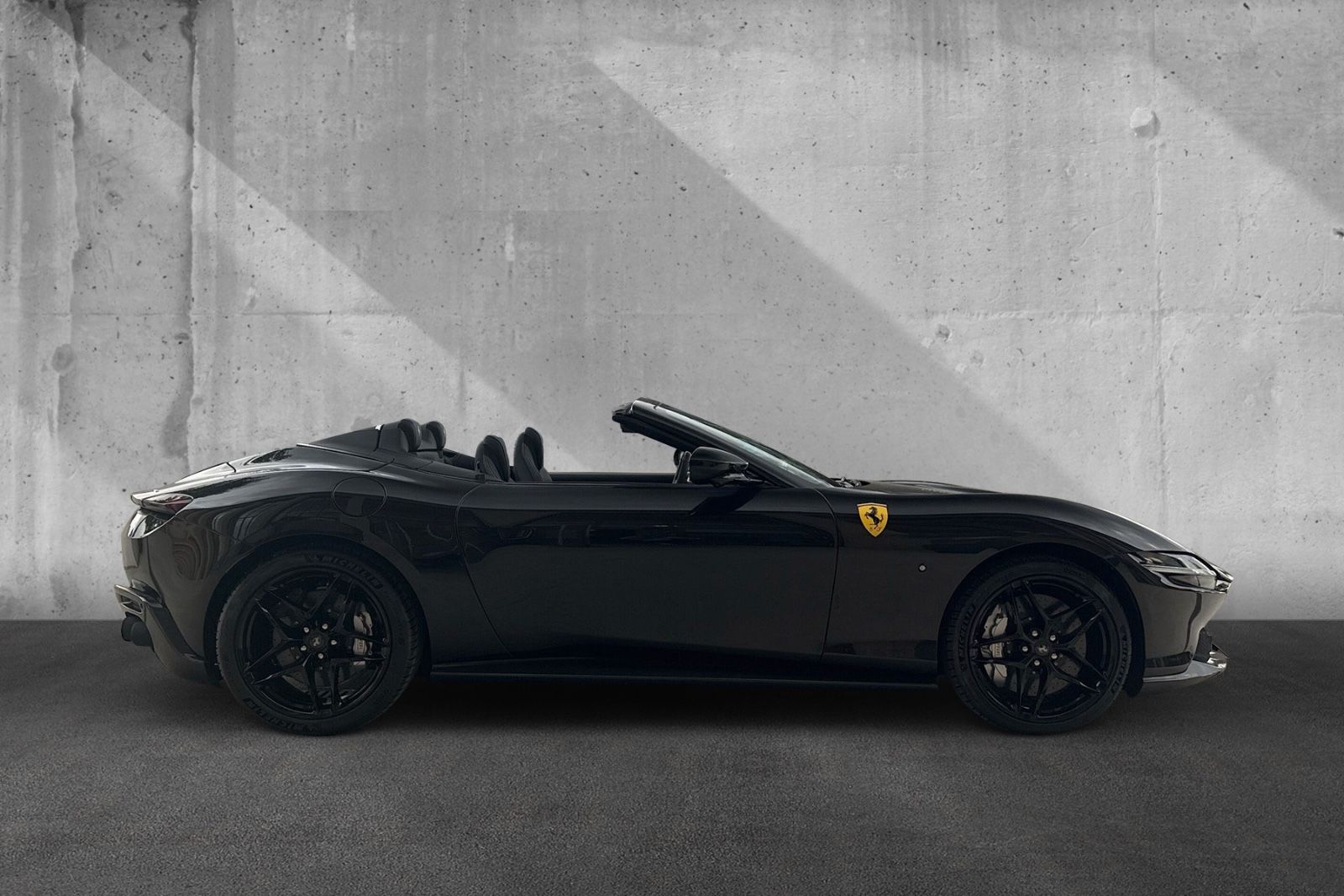 Fahrzeugabbildung Ferrari Roma Spider*Full Carbon*Painted Shields*Daytona